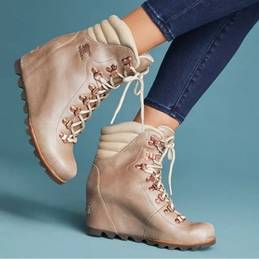 BNIB Sorel Conquest Holiday Wedge Boots SZ 9